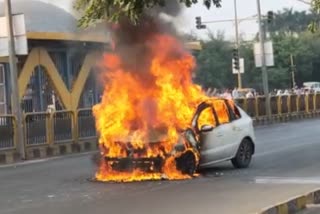 audi-fire-during-running-in-pune