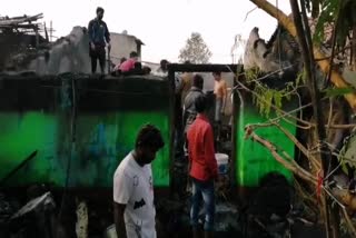 huge fire broke out in three houses of  Seraikela