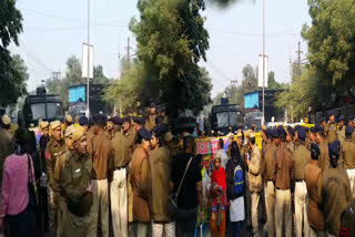 jnu Students moved towards Rashtrapati Bhavan against fee hike