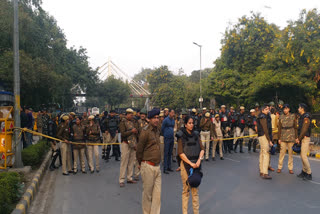 JNU students march towards Rashtrapati Bhavan