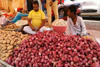 onion-prices-have-crossed-hundred-rupees-in-betul