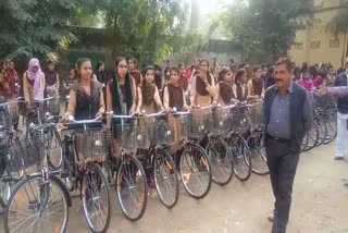 Bicycles distribution, नागौर न्यूज, मकराना न्यूज, Makrana cycle distribution