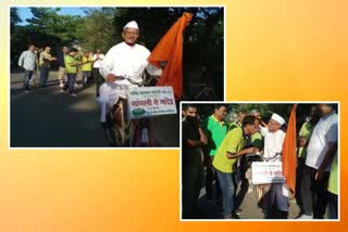 Govind Paranjpe from sangli is an elderly man who is traveling on a cycle