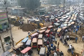 Jam situation due to excavation of sewerage line at Morena