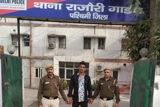 robbery mastermind arrested, west delhi police arrest robber