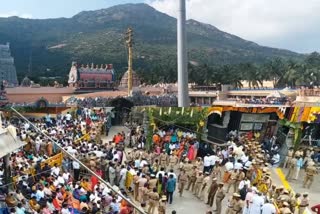 maha deepam police tiruvannamalai  Atrocities of Police and Government Officials at tiruvannamalai karthigai deepam  police atrocities in tiruvannamalai karthigai deepam  கார்த்திகை தீபத்திருவிழா போலீஸ்