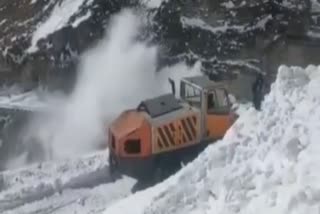 rohtang pass closed