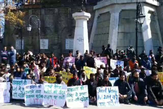 shopkeepers protest on ridge