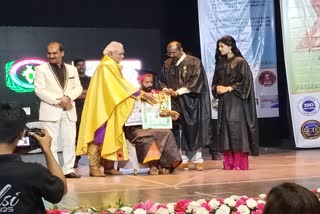 pranavananda-swamiji-recieves-honorary-doctorate