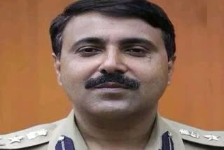 maharashtra-ips-officer-decides-to-resign