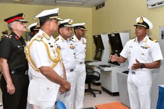 admiral-aurangzeb-chowdhury-visits-naval-units-in-visakhapatnam