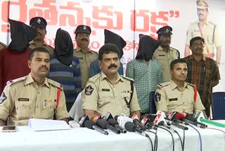 The police arrested four accused in the Intiaz murder case in kadapa