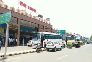 रांची रेलवे स्टेशन पर मैजिस्ट्रेट टिकट चेकिंग अभियान, बिना टिकट पकड़े गए 286 यात्री