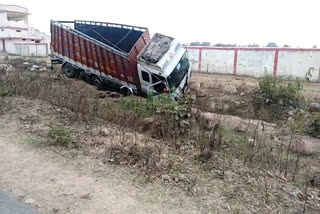 truck-collided-with-an-elderly-person-sitting-on-the-road