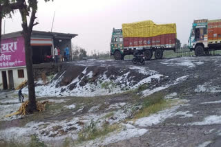 MP: Heavy rain  hailstorm damages crops in Dewas  മഴയിലും മഞ്ഞു വീഴ്ച്ചയിലും വ്യാപക കൃഷി നാശം  മധ്യപ്രദേശില്‍ കനത്ത മഴ  പുതുച്ചേരിയില്‍ കനത്ത മഴ  തമിഴ്നാട്ടില്‍ കനത്ത മഴ