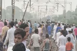 railway-station-in-bengals-murshidabad-set-on-fire-by-people-protesting-amended-citizenship-act