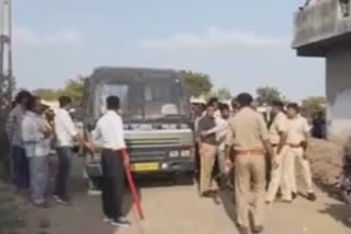 people throw stones at accused during Procession in rajkot