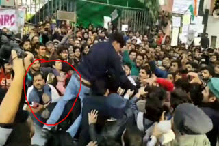 Jamia students attacked media personnel during protest