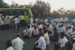 Farmers who protested against the demand for the right price and dues for sugarcane crop