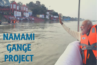 Modi takes boat ride in Ganga