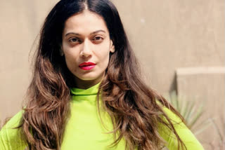 Payal Rohatgi detained for objectionable comment on Nehru family