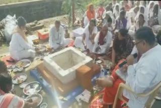 organized vaidik yagna for who died in accident at highway