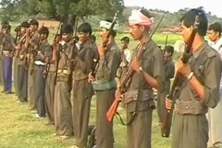 Naxalites throw paper on the boycott of elections in Pakhanjur