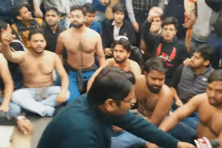 Jamia students protesting against the Delhi Police act in Jamia campus