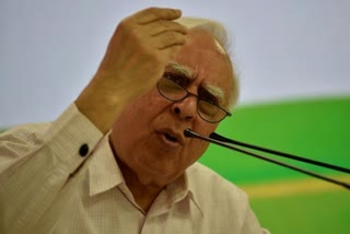 kapil sibal tweet on jamia millia islamia university protest  kapil sibal tweet  jamia millia islamia university protest current status  கபில் சிபில் கருத்து  ஜாமிய மில்லியா இஸ்லாமிய பல்கலைக்கழக மாணவர்கள் போராட்டம்