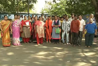 handicapped protest at vishakapatnam district collectorate