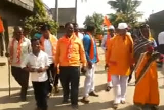Shiv Sena activists are on their way to the temple of Tulja Bhavani Devi