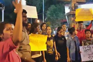 THANE STUDENTS SUPPORTING JAMIA UNIVERSITY STUDENT PROTEST