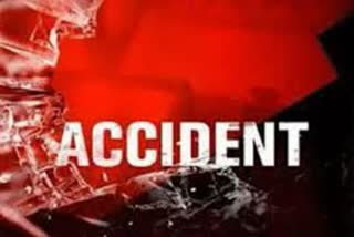 Auto collided with truck 4 injured in Bilaspur