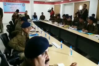 raipur dgp dm awasthi police meeting