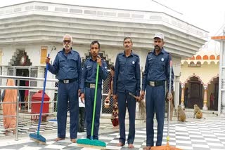 Temple workers work by wearing a dress code