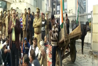 farmers protested outside greno authority in greater noida
