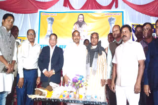 Satnam Samaj took out Shobha Yatra on the birth anniversary of Saint Guru Ghasidas
