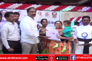 Sanjay Kumar distributing Christmas presents