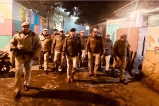 دہلی میں شہریت ترمیمی قانون کے خلاف احتجاج کو دیکھتے ہوئے دہلی پولیس نے گشت کی