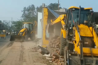 Encroachment removed from government land in Jhabua