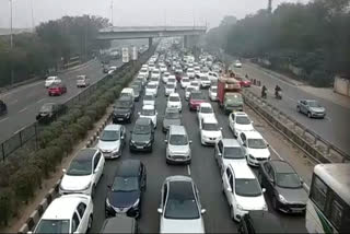 CAA protest caused heavy jam in Delhi