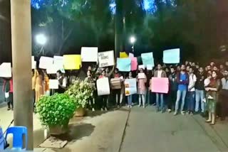 college-students-protest-against-caa-in-benagalore