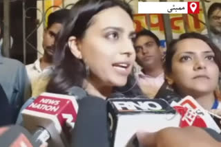 swara bhaskar join protest against caa