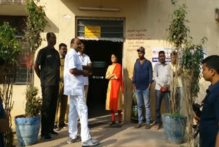 parakala mla challa dharma reddy visited warangal rural district hospital