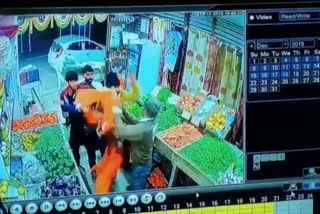 bilaspur Shopkeeper beaten up