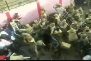 Police resort to lathi-charge to disperse the protesters