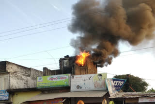 shop-caught-fire-due-to-sort-circuit-in-tikamgarh