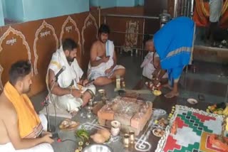 Vishvesha Teertha Swami Hospitalised, Put on Ventilator Support