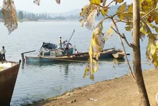 forest officer caught sand mafia in valsad