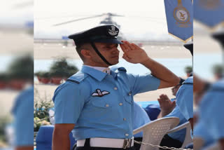 abhishek-panwar-became-a-pilot-in-indian-air-force